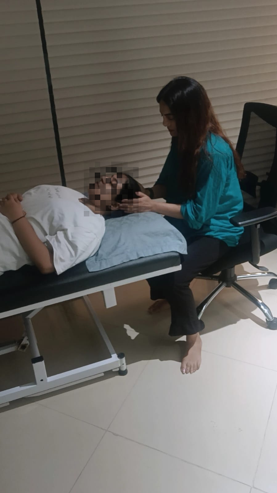 One-on-one quit smoking hypnotherapy session with Vibha Jain
